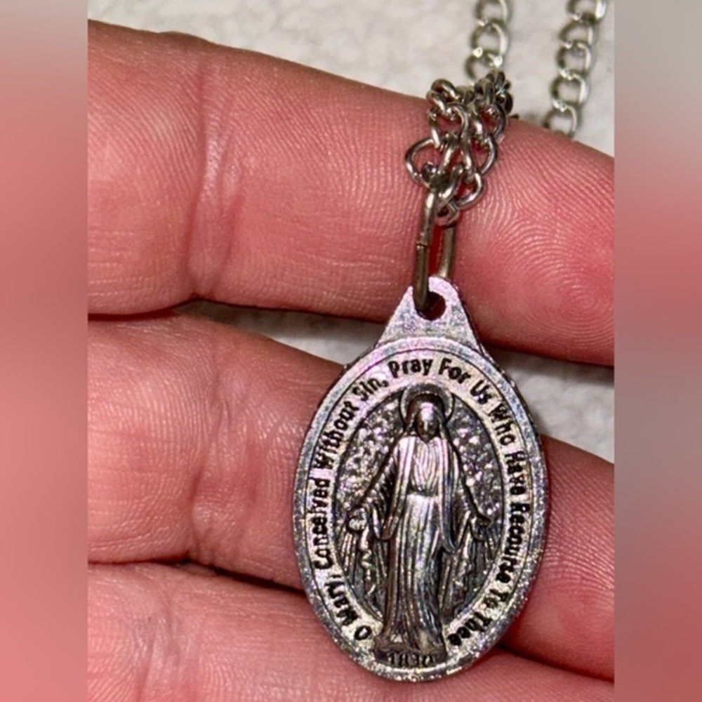Religious Necklace NWT